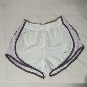 xs white nike running shorts🤍